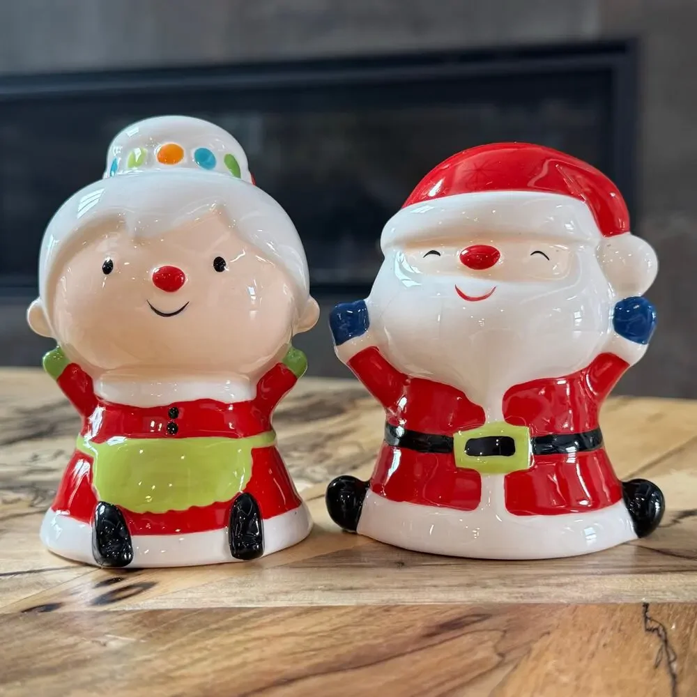 Target Brand Santa and Mrs. Claus Salt and Pepper Shakers, Christmas, Holiday